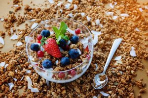 granola yoghourt for road trip snacks ideas