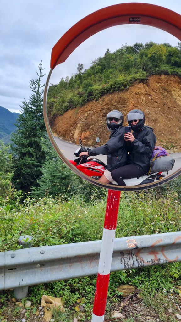2 travelers motorbiking in Vietnam