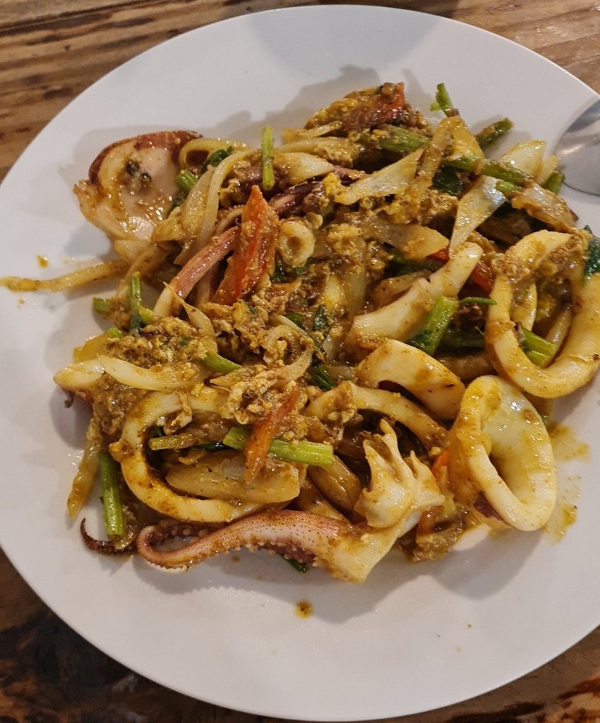 Local Thai dishes help save money