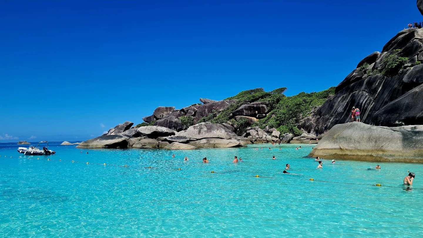 Best islands in Thailand - crystal clear water in Similan Islands